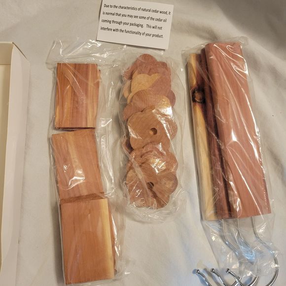 CEDAR Wood Lavender Closet & Drawer Air Freshener Scented Set of 20 - Picture 1 of 4